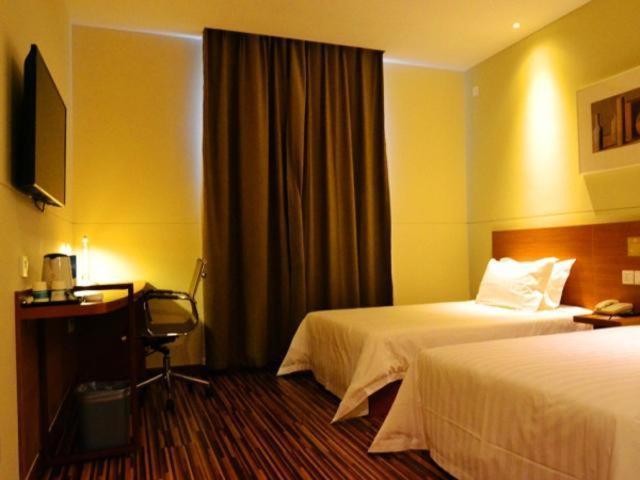 Jinjiang Inn Select Jinan Baotuquan Bagian luar foto